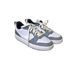 Nike Low Top Sneakers Sz 4.5 Youth Boy Girl